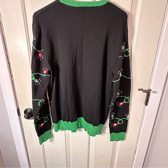 Central Perk Christmas Sweater - Picture 7 of 8